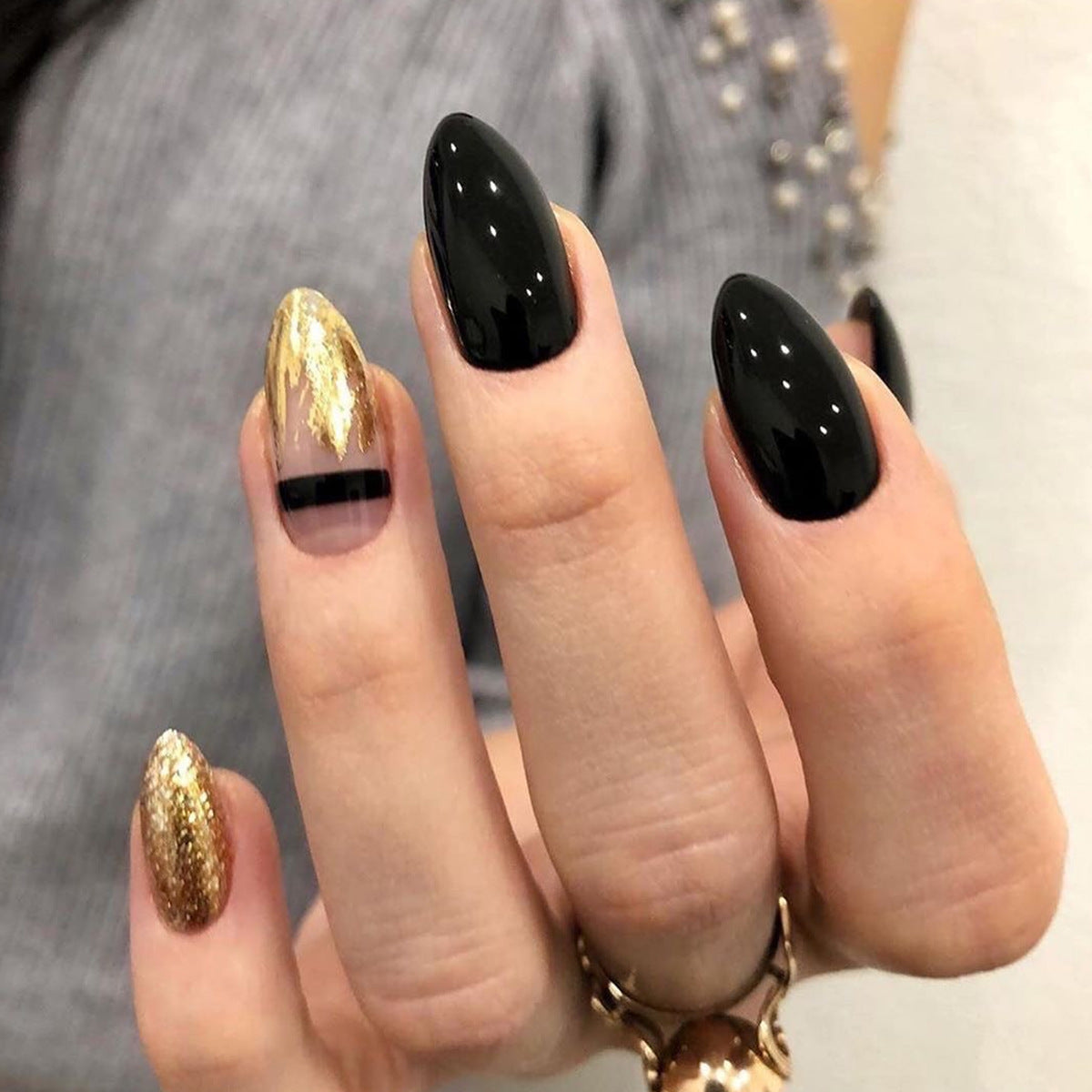 Black & Gold False Nails