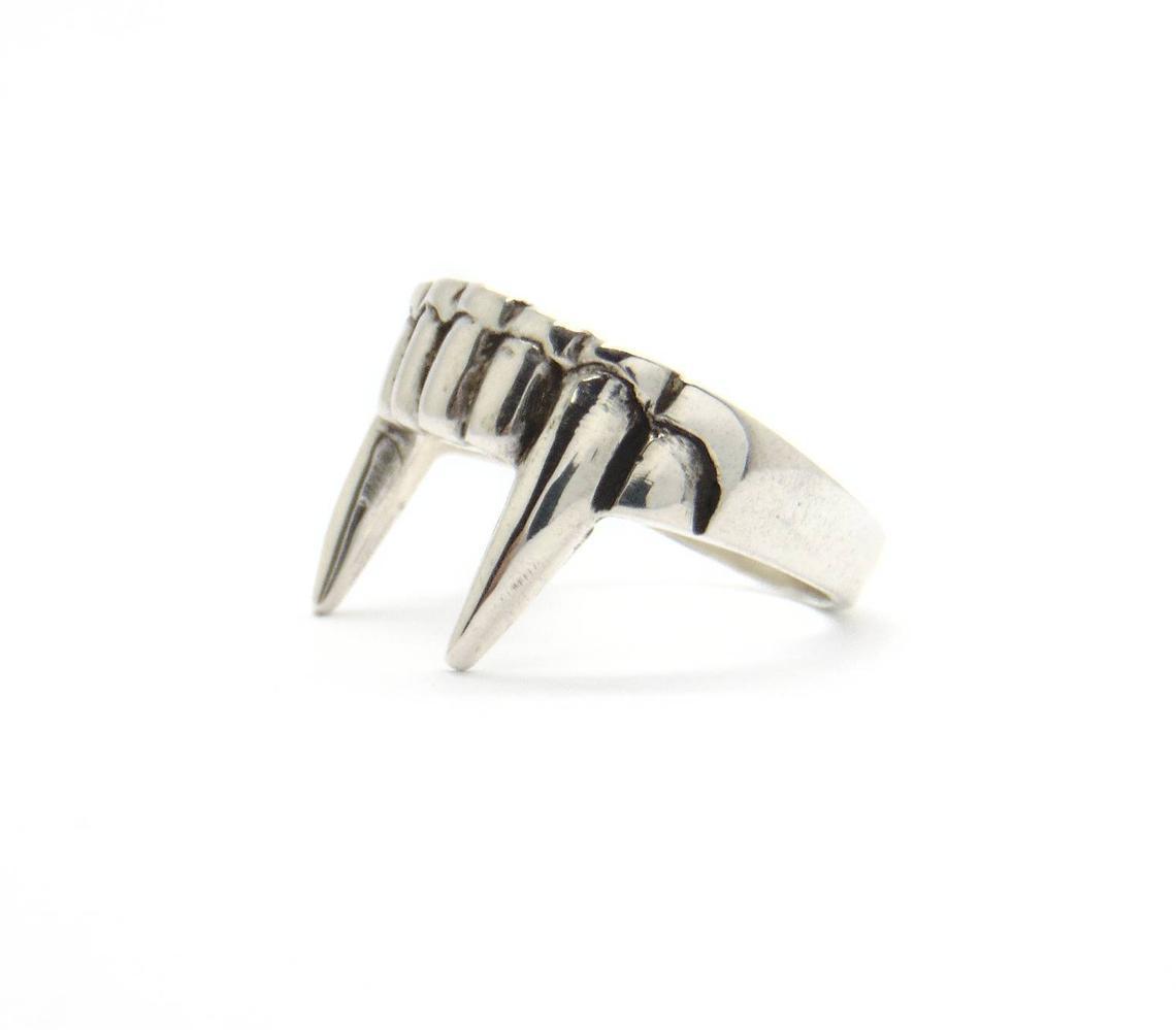 Vampire Teeth Alloy Ring