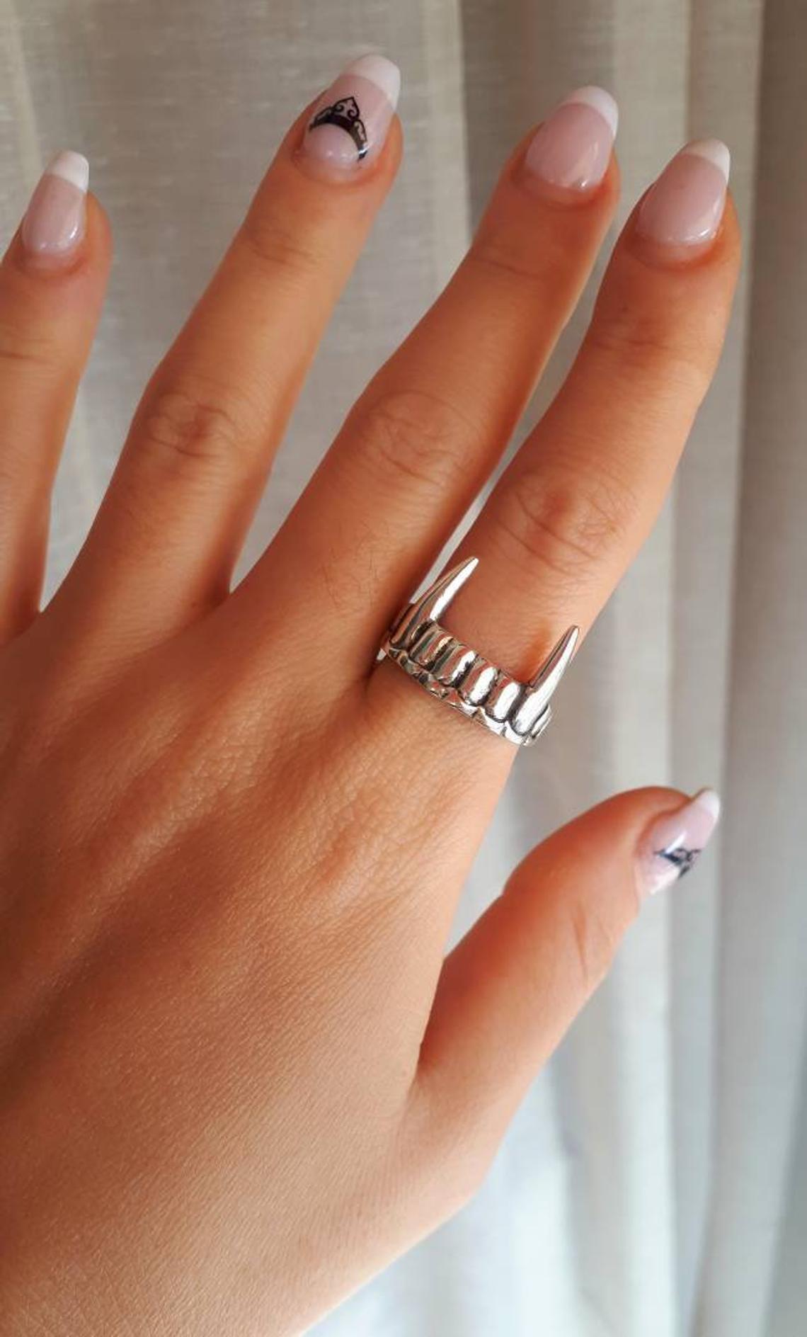 Vampire Teeth Alloy Ring